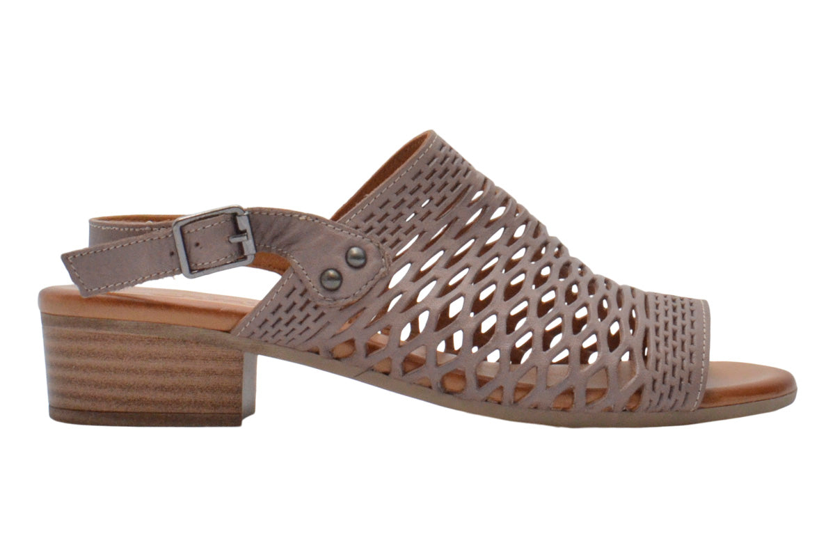 Cabello Alaca Tan Womens